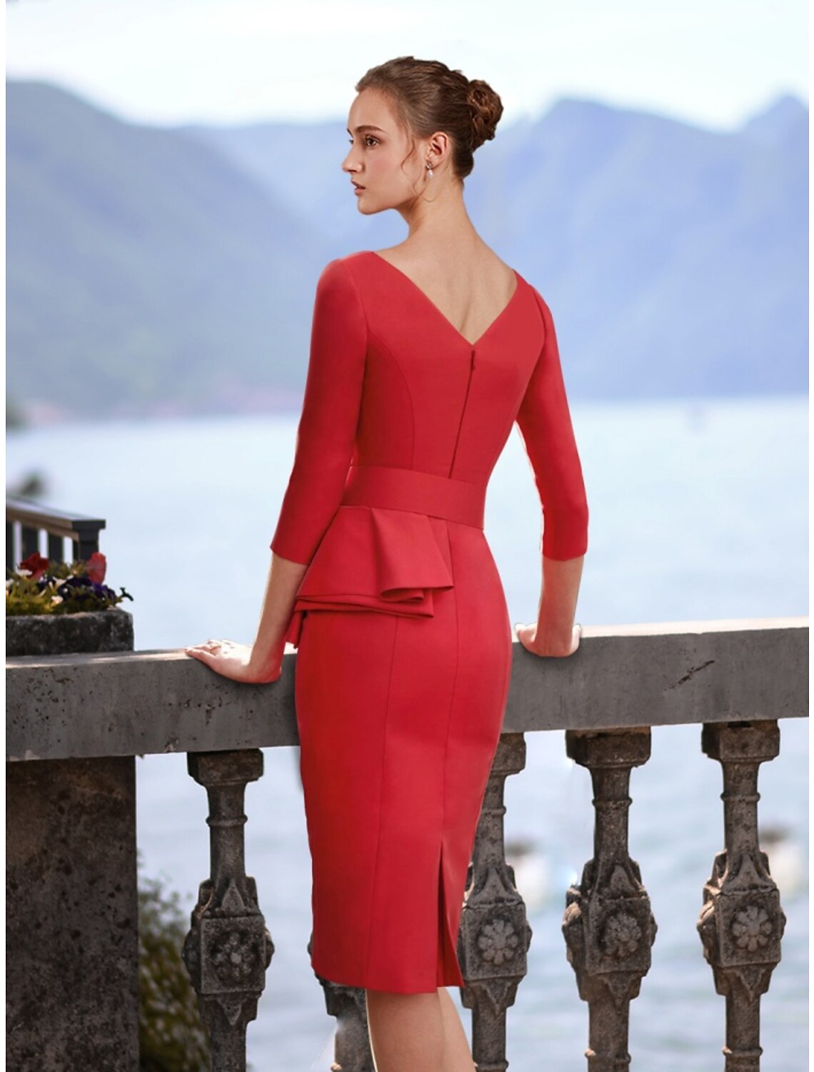 Sheath / Column Cocktail Dresses Elegant Dress Cocktail Party Knee Length  Christmas Red Green Dress 3/4 Length Sleeve V Neck Polyester with Ruffles  Slit